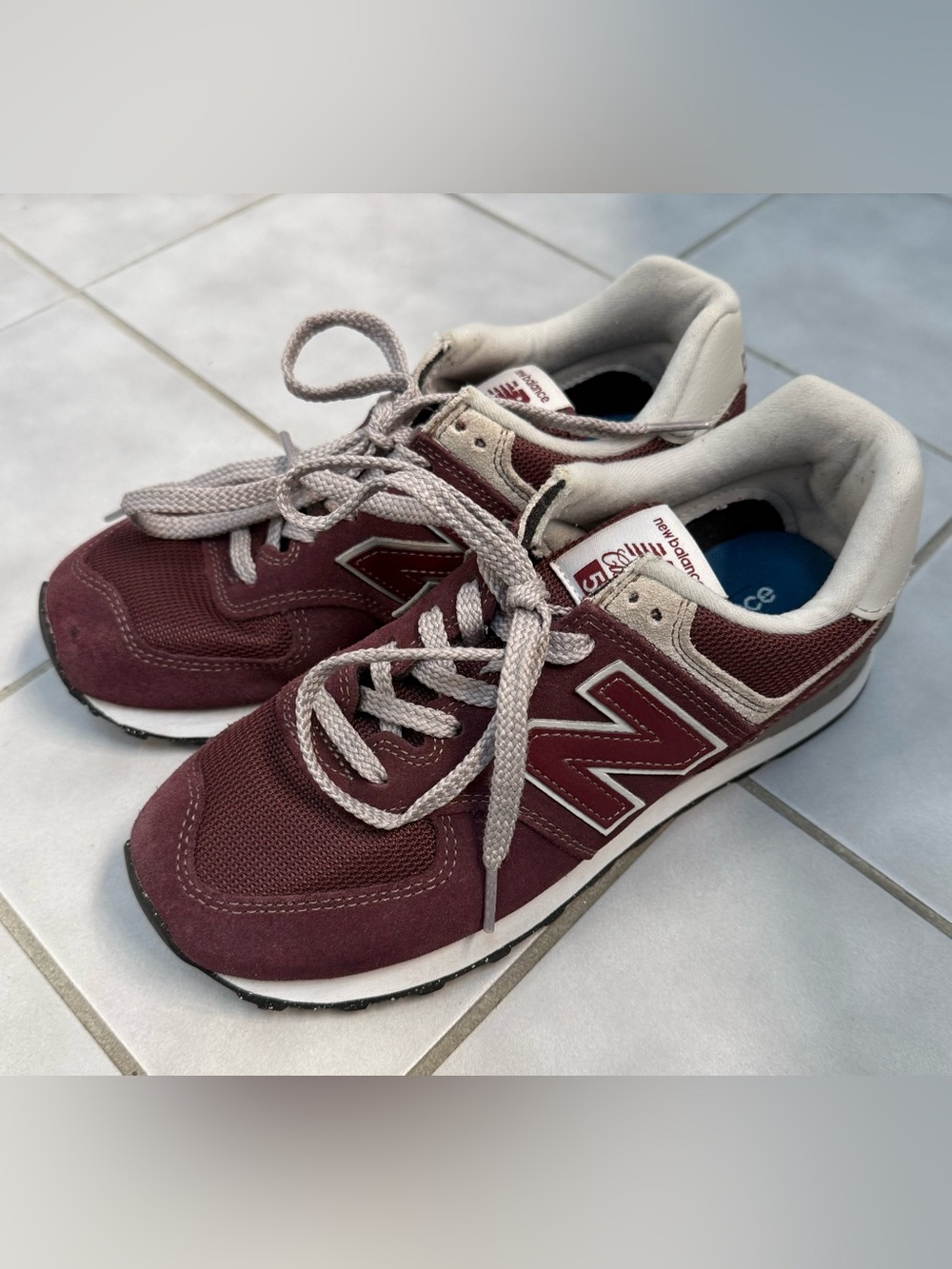 New Balance Women’s 574 Burgundy Maroon Suede Sneakers Size 8 Like New